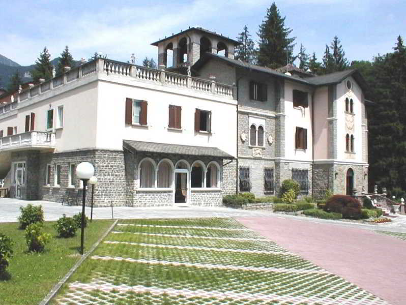 Hotel Villa Delle Ortensie Sant'Omobono Imagna Exterior foto