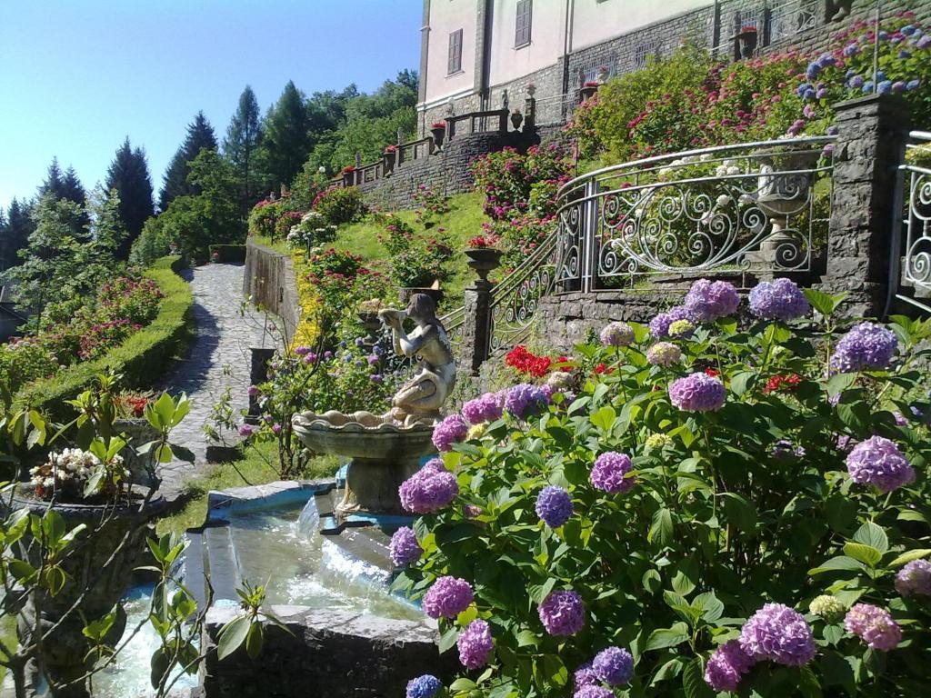 Hotel Villa Delle Ortensie Sant'Omobono Imagna Exterior foto