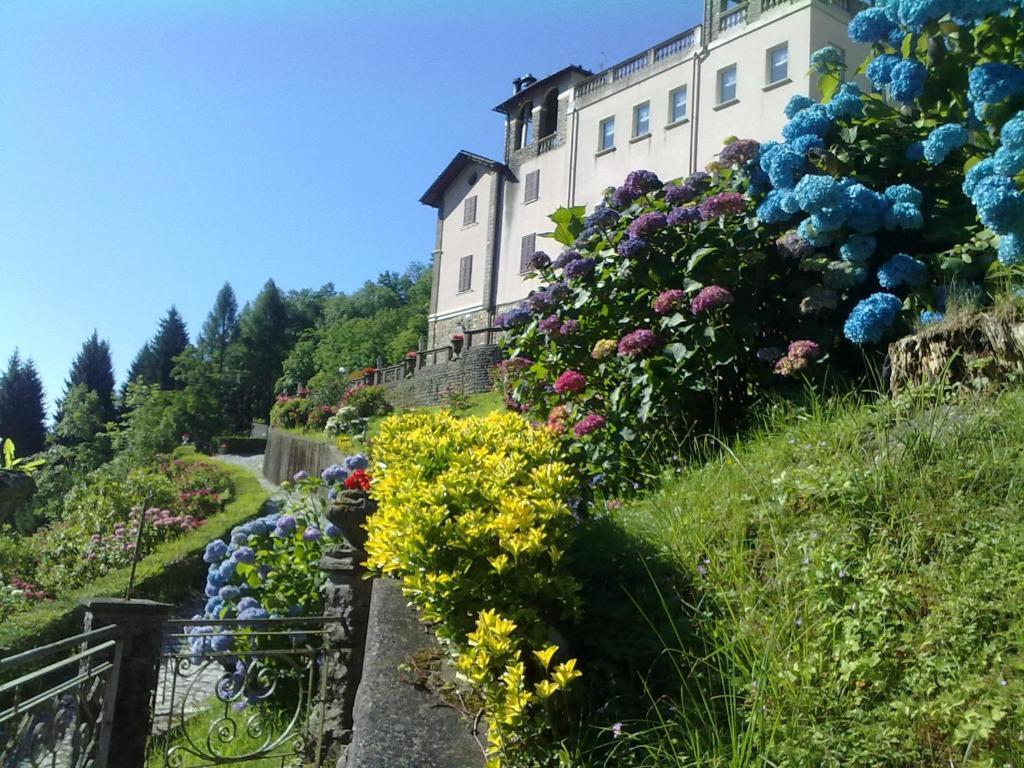 Hotel Villa Delle Ortensie Sant'Omobono Imagna Exterior foto