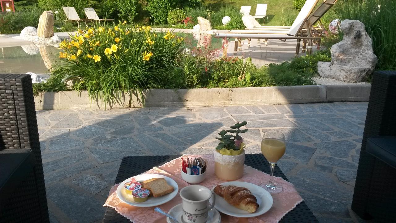 Hotel Villa Delle Ortensie Sant'Omobono Imagna Exterior foto